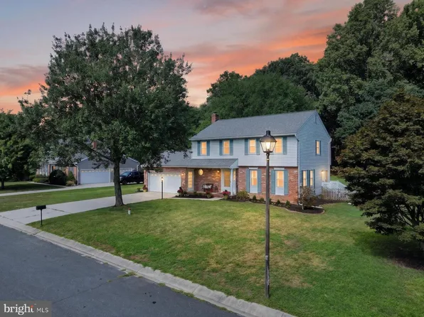 8327 Sail Ct, Pasadena, MD 21122