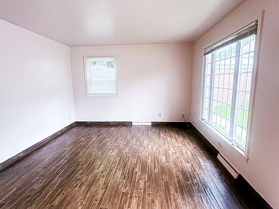5th image of 5011 Forest Park Pl