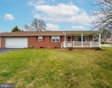 100 Clover Hill Rd, Dallastown, PA, 17313