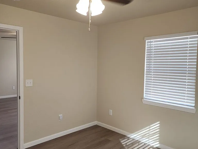 1344 Sunrise Ave — Photo 9