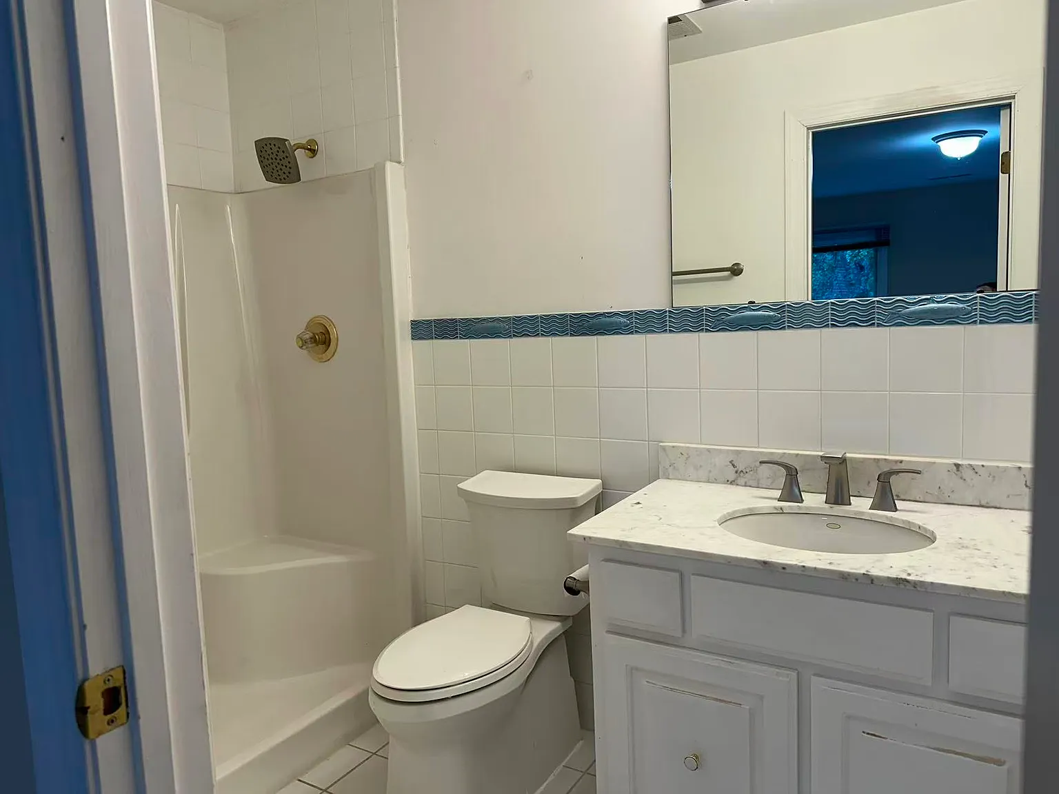 5 bed, 6194 sqft, $7,380 — Photo 1