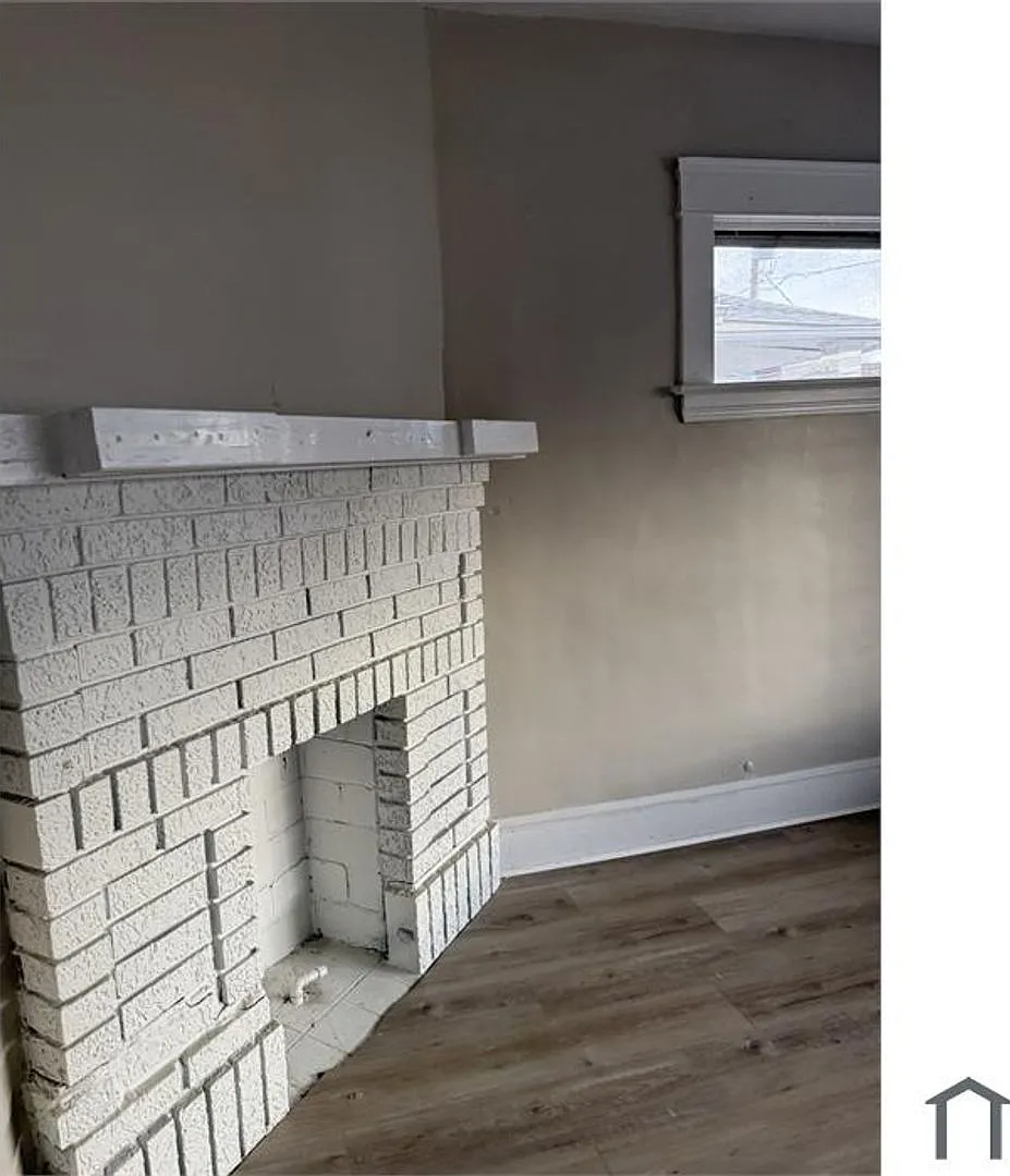 11903 Fairport Ave — Photo 4