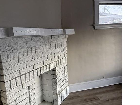 4th image of 11903 Fairport Ave