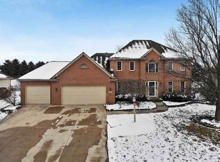 827 Red Bluff Dr, Fort Wayne, IN 46814
