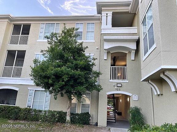 3rd image of 8290 GATE Parkway W #1110