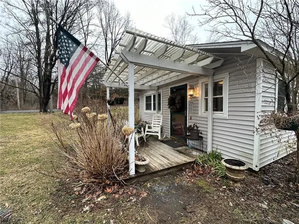 18 Baxter Road, Elizaville, NY 12523