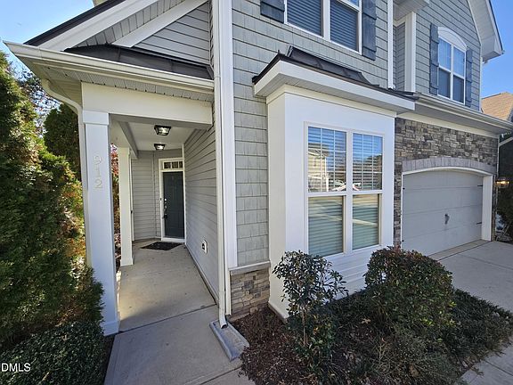 3rd image of 912 Garden Square Ln