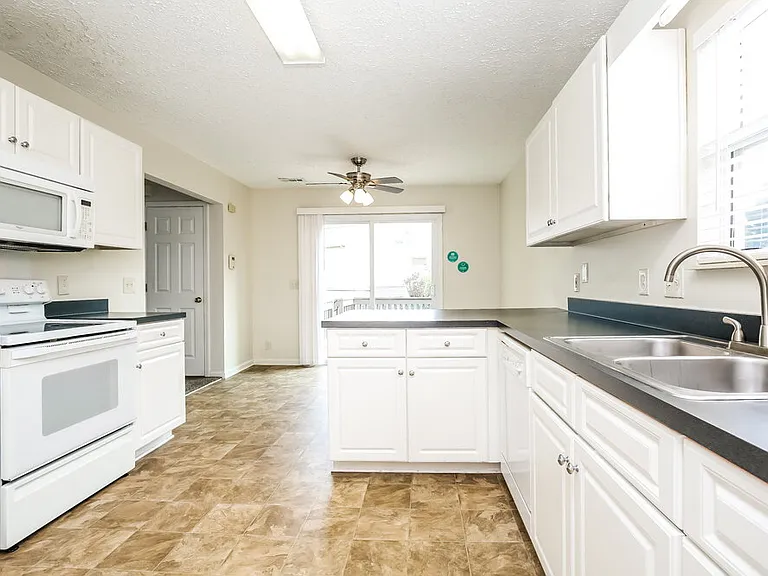 3508 Glenfalls Dr — Photo 9