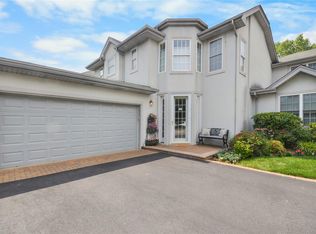 708 Balfour Pl, Melville, NY 11747
