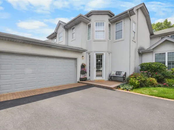 708 Balfour Place, Melville, NY 11747