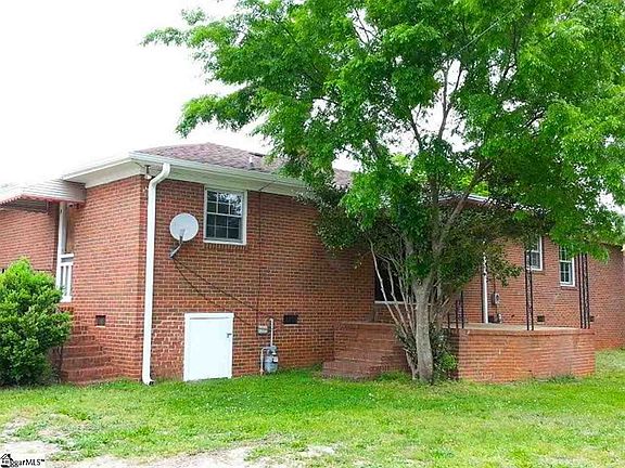 Crawl space entrance