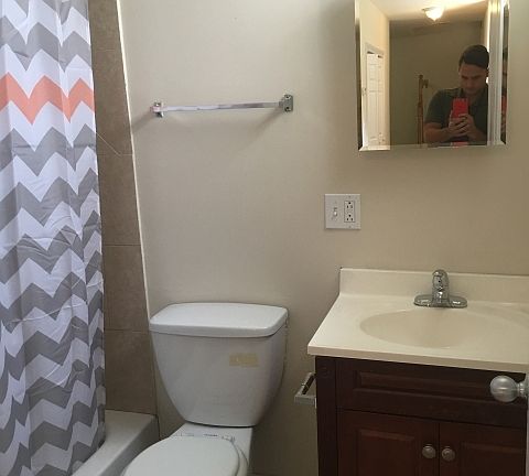 4th image of 6178 N Wolcott Ave APT 3