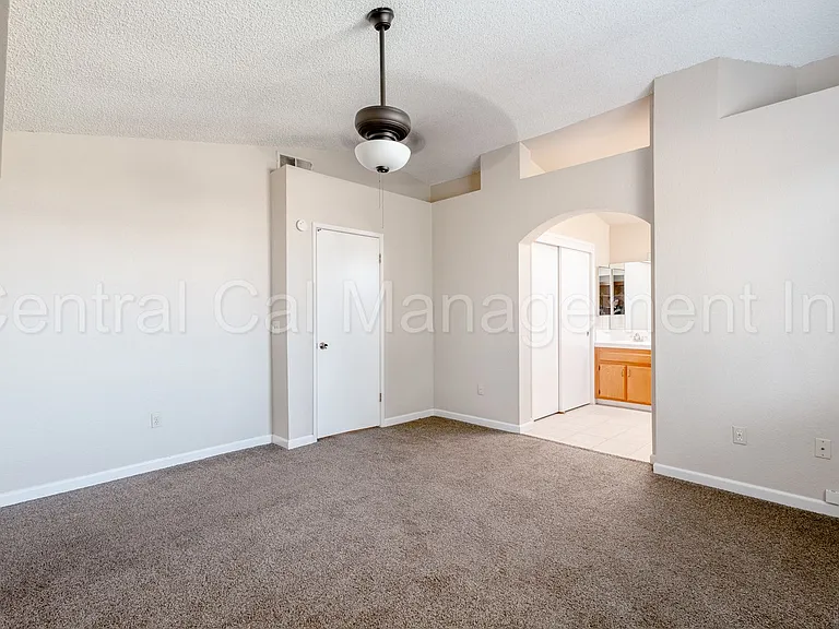 8004 Rushing River Ct — Photo 22