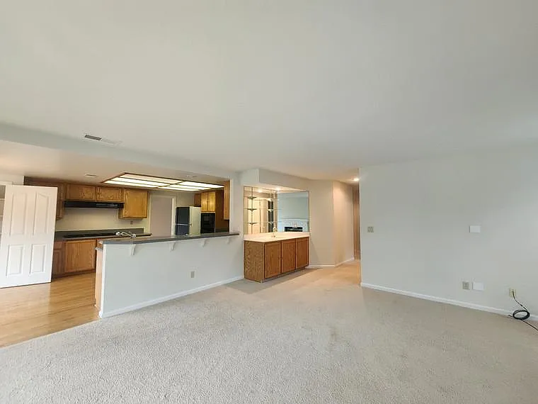 232 Chatham Ter — Photo 9