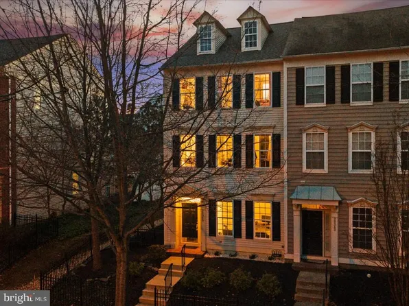 20345 Bowfonds St, Ashburn, VA 20147