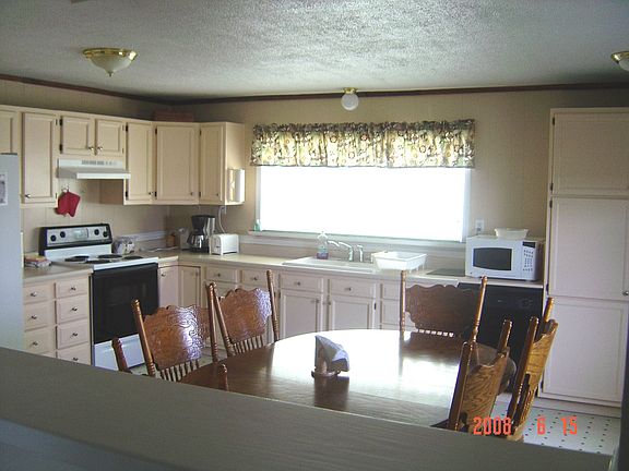 Huge Eat in Kitchen
