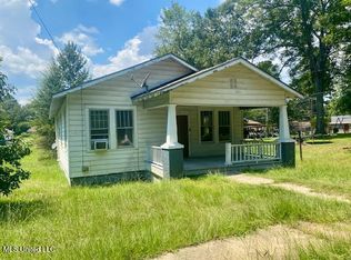 133 N Live Oak St, McComb, MS 39648