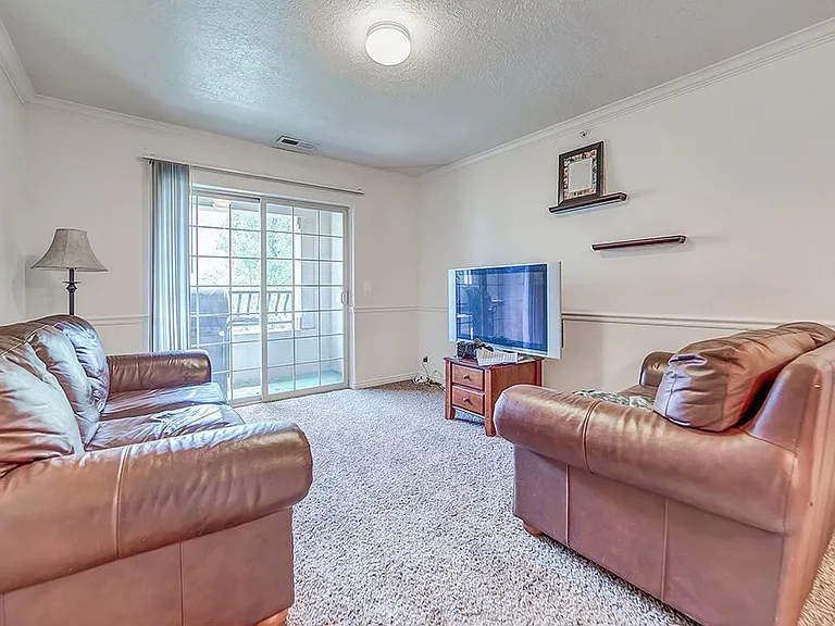 539 N University Ave #201 — Photo 5