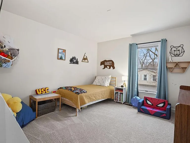 596 Knollwood Rd — Photo 25