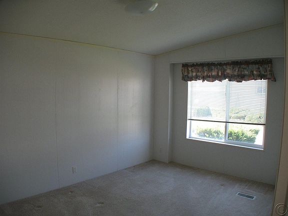 4th image of 1720 Dukes Ave