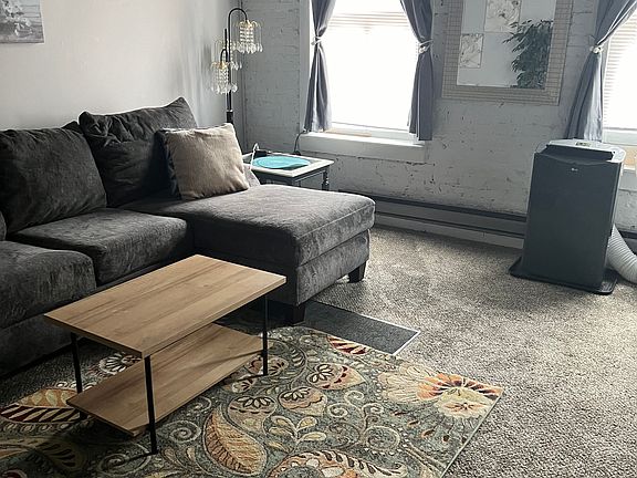 4th image of 7 Lake St #3