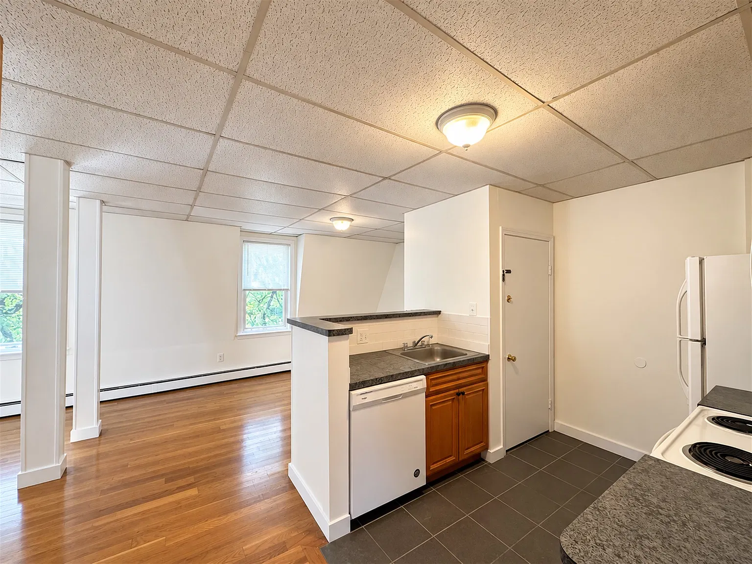 37 Davis Sq — Photo 1