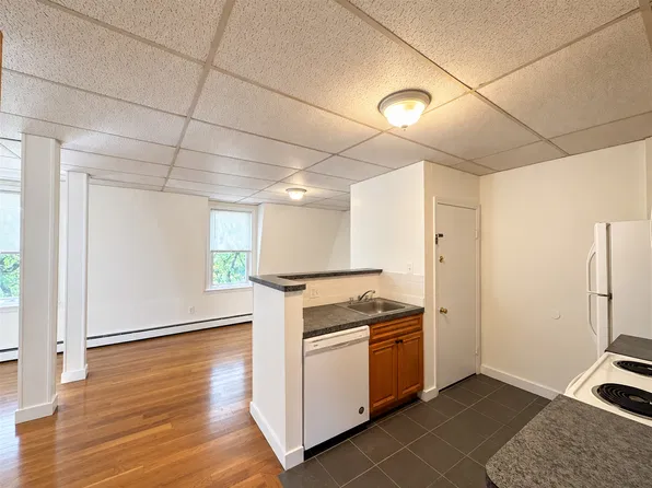37 Davis Sq, Somerville, MA