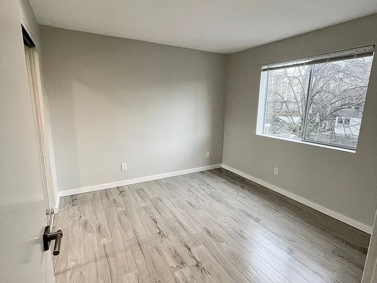 Monterey Apartments — Photo 15