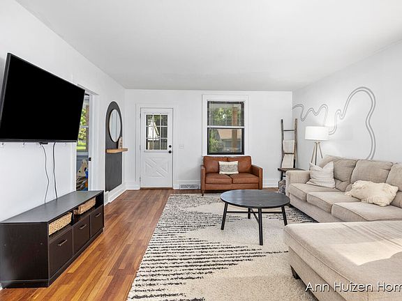 2nd image of 860 Jones St NW
