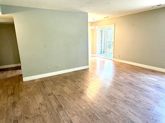 5th image of 4028 N Illinois Ave APT 8