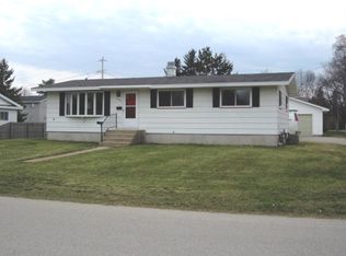 2109 15th St, Menominee, MI 49858