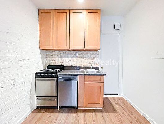 3rd image of 43 E 1st St APT 3