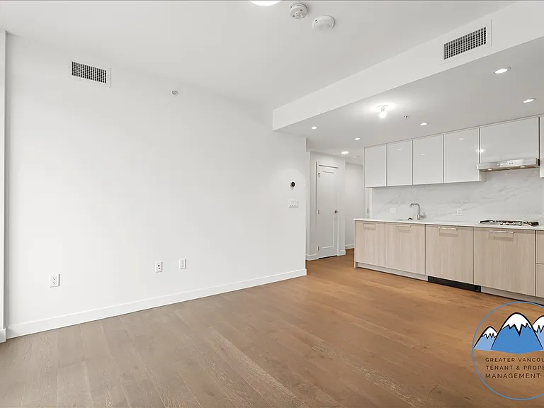 8160 McMyn Way — Photo 8