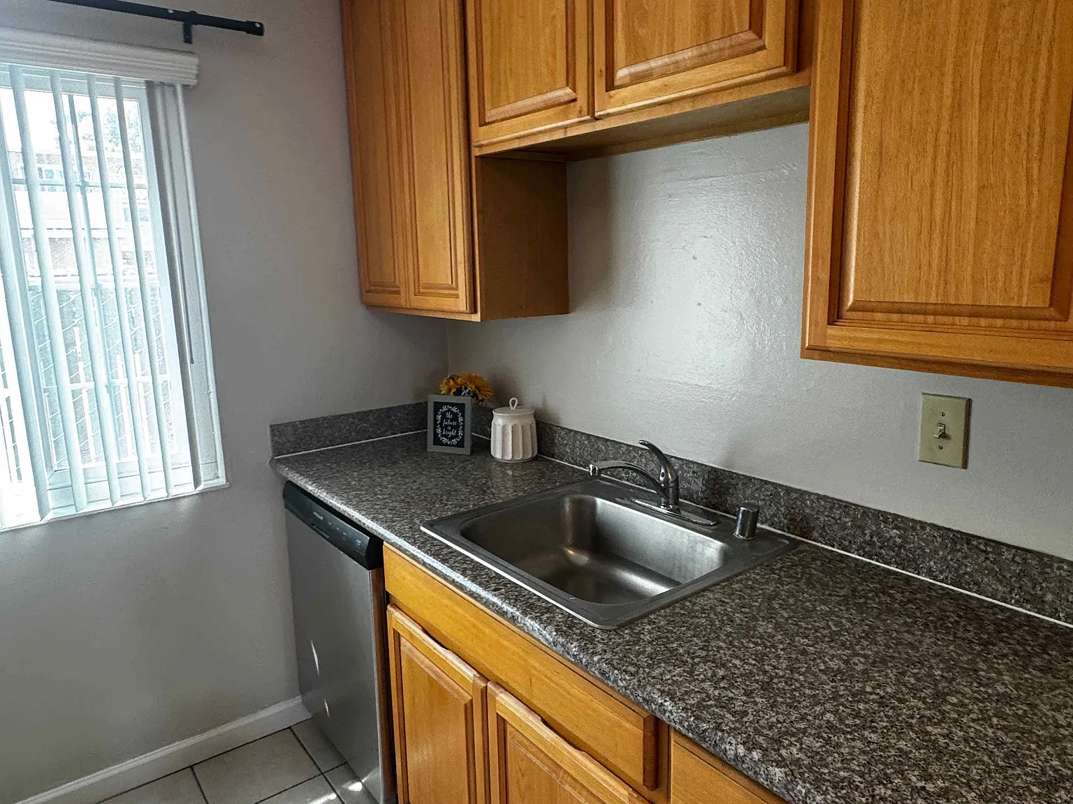 2 bed, 800 sqft, $2,900 — Photo 3