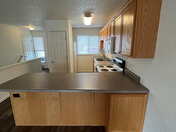 2nd image of 1321 Newfoundland Dr