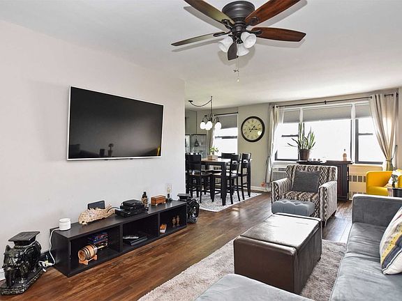 2nd image of 2 Birchwood Ct APT 4K