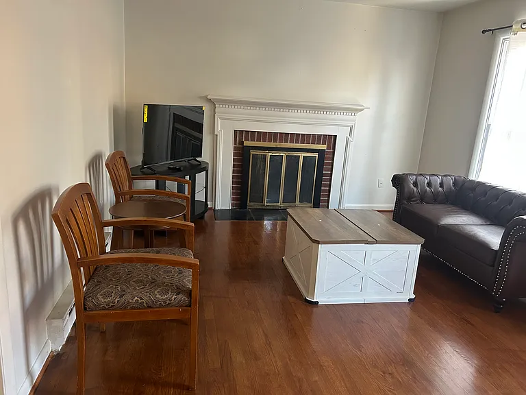 106 Commonwealth Cir — Photo 4