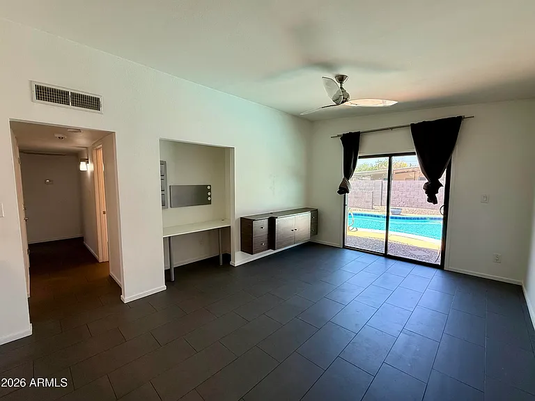 3702 E Paradise Dr — Photo 8