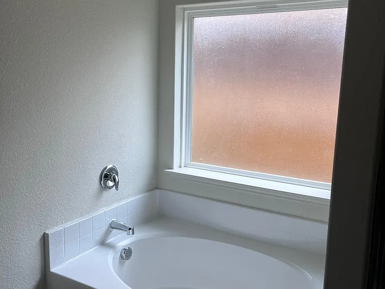 4504 Conley Ln — Photo 3