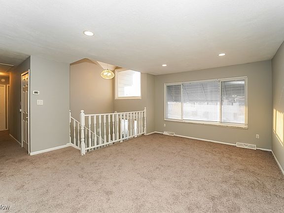 2nd image of 15609 Mendota Ave