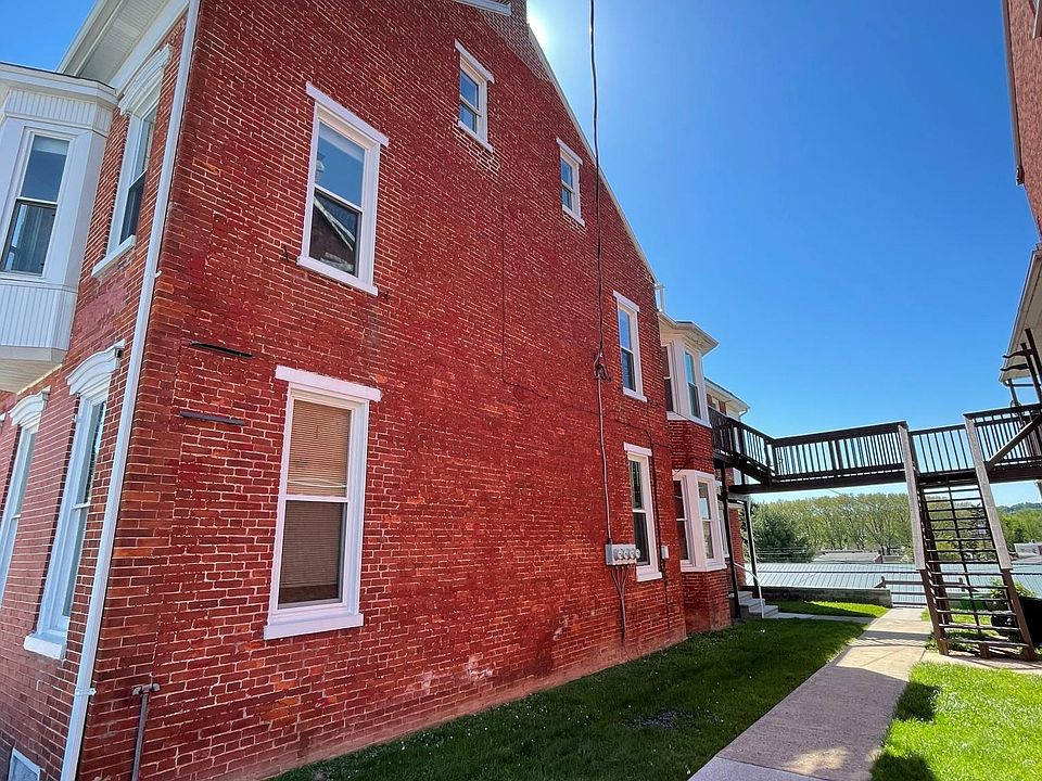 1012 E Market St York PA Zillow