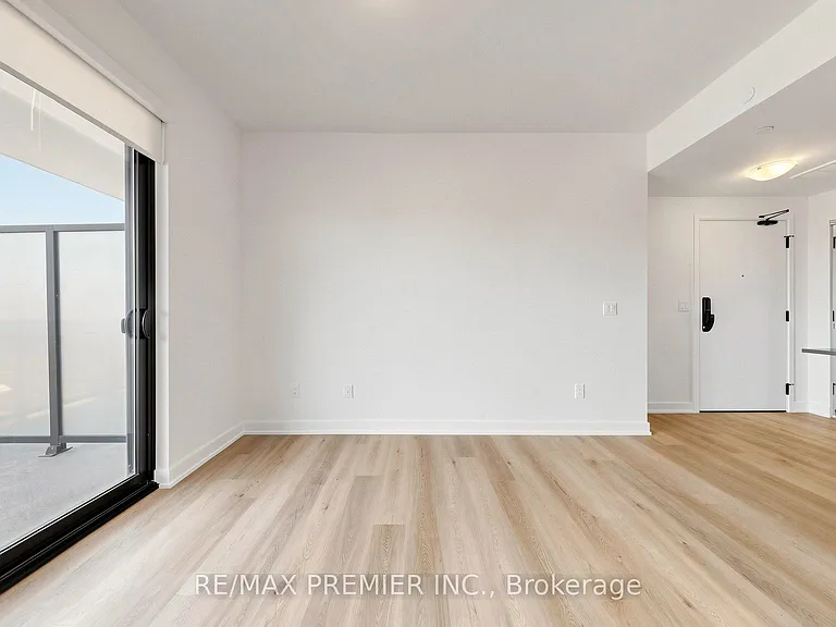 2075 Lakeshore Rd #2001 — Photo 8