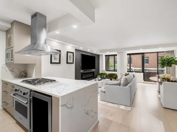 211 Madison Avenue image 1 of 10