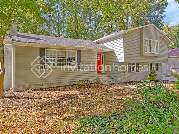 3rd image of 2481 Hidden Hills Dr