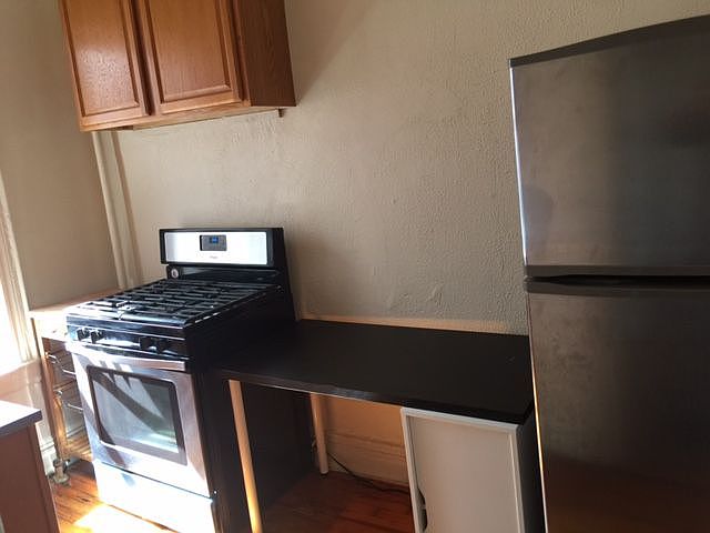 2nd image of 170 Fenimore St APT E5