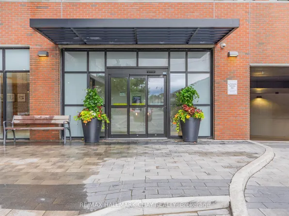 2300 Saint Clair Ave W #110, Toronto, ON M6N 1K8