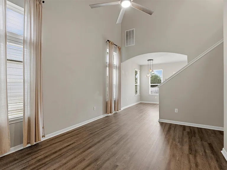 18413 Mammoth Cave Blvd — Photo 4
