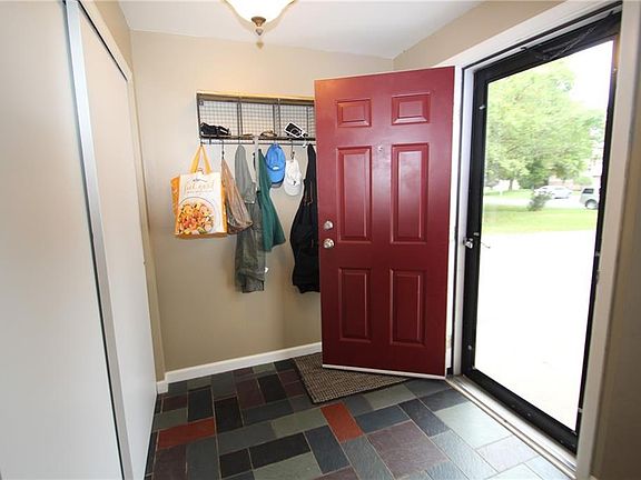 4th image of 659 Regina Dr