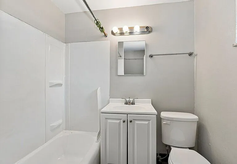 141 Stevens Ave — Photo 10
