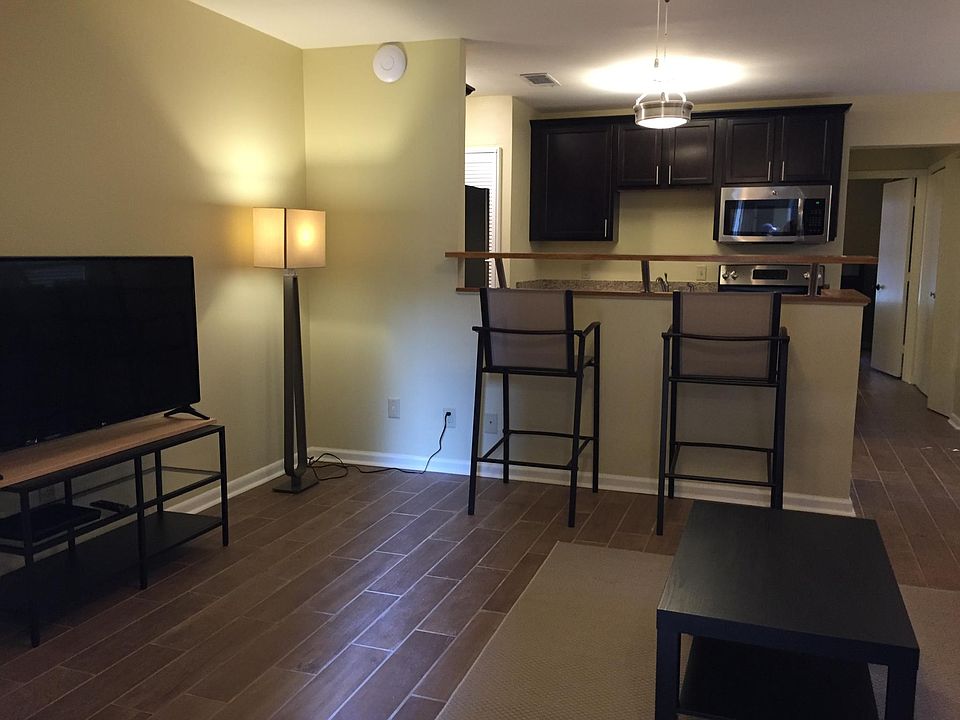 1st image of 518 E 7th St APT 10